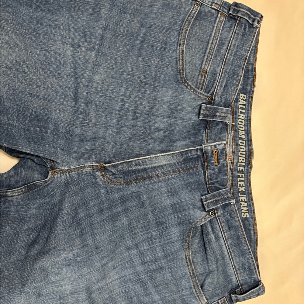 Duluth Trading Co Light Blue Denim Jeans